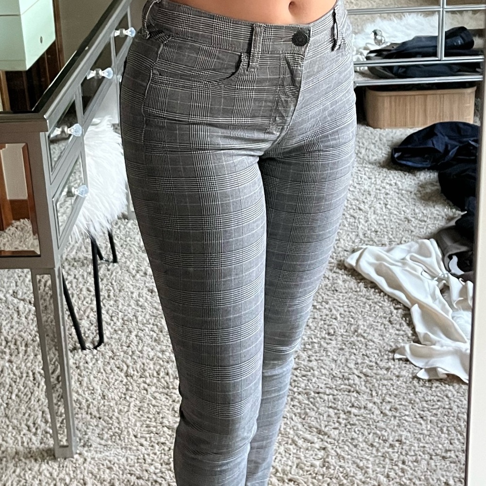 American Eagle Gray Plaid Pants • Size 2 - Picture 2 of 6